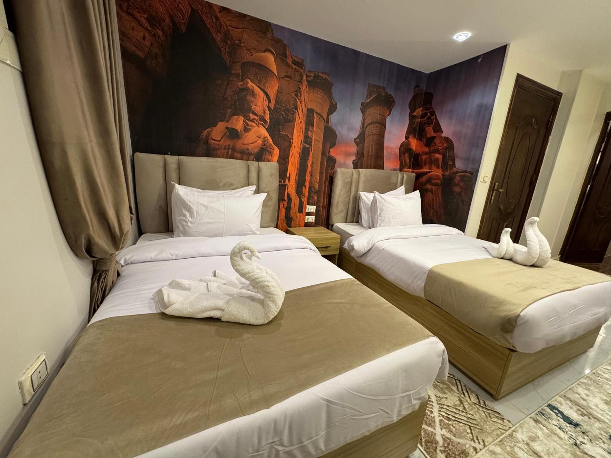 Royal Golden Pyramids Inn Giza Exterior photo