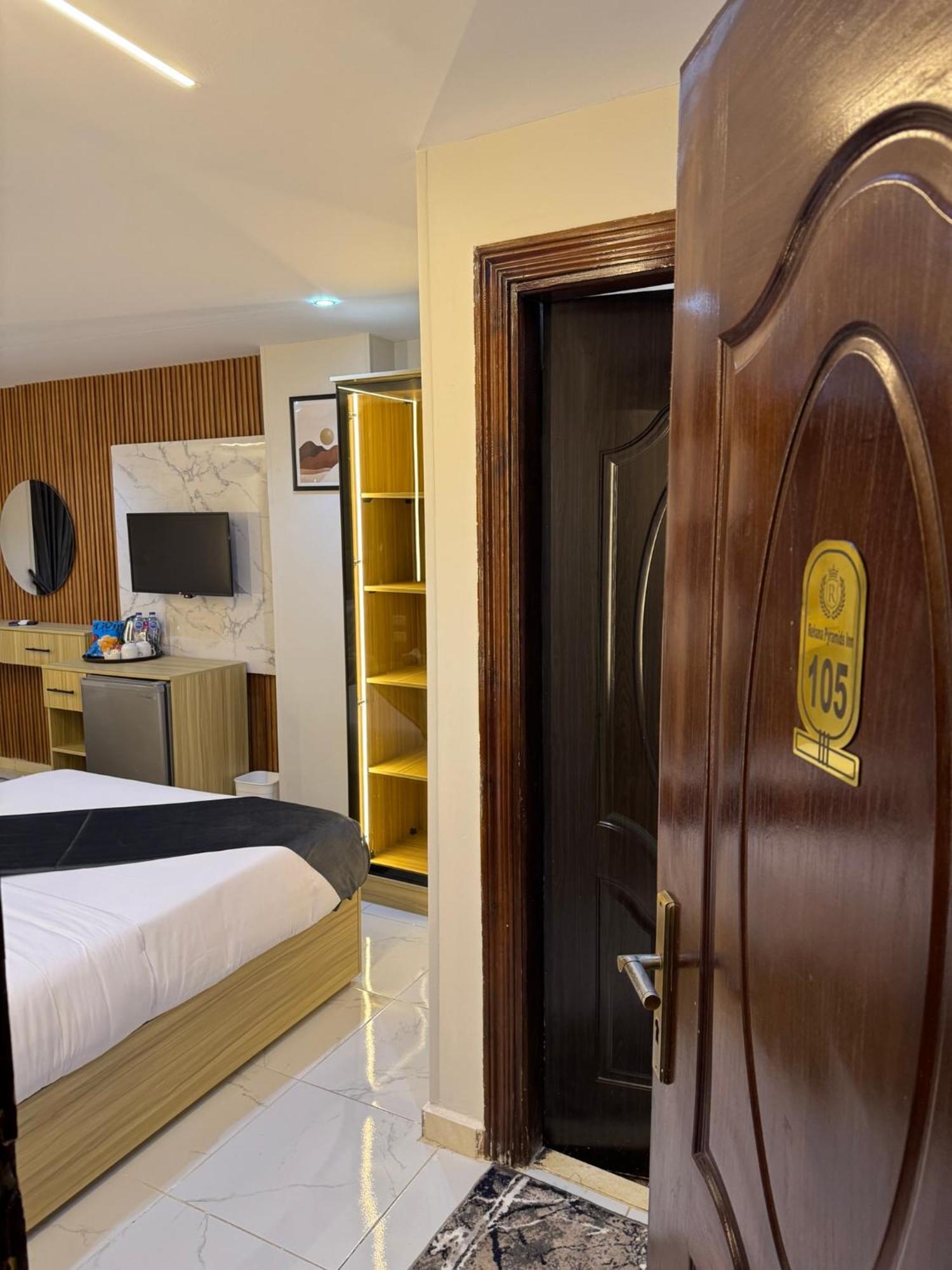 Royal Golden Pyramids Inn Giza Exterior photo
